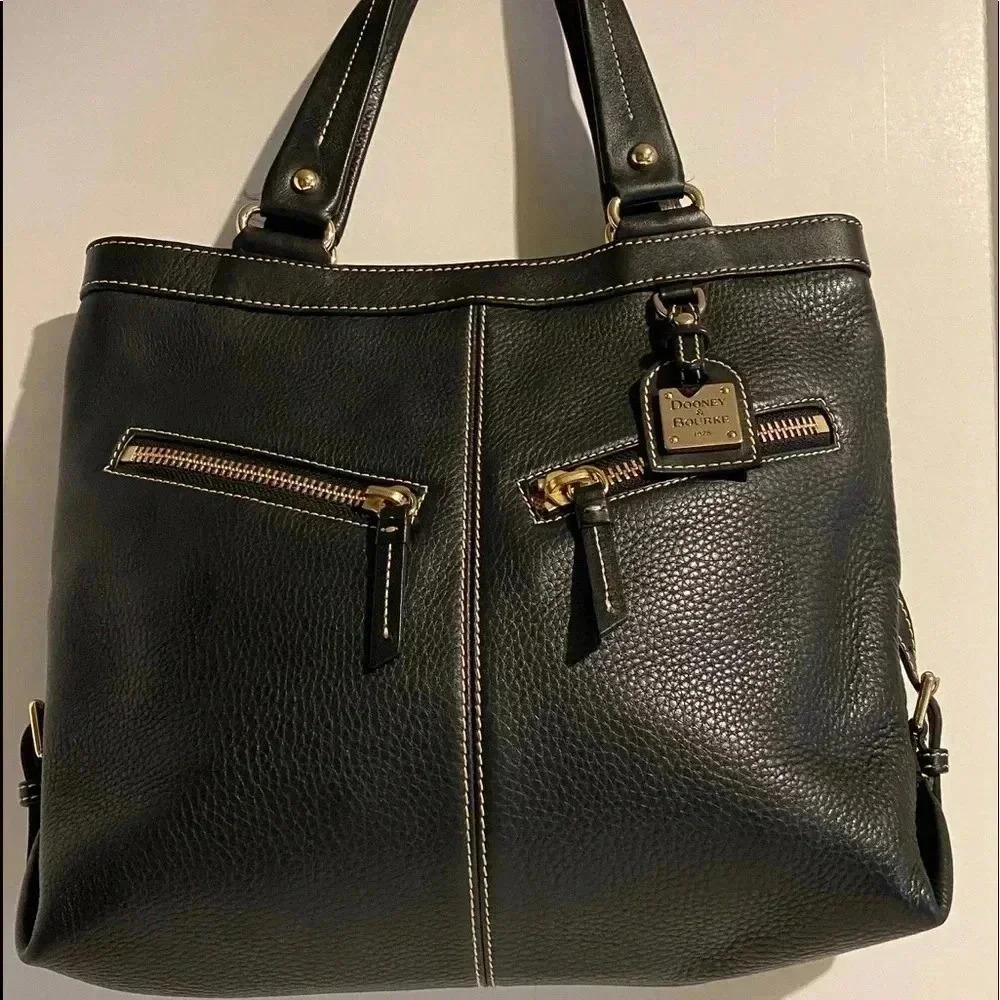Dooney & Bourke Black leather hobo handbag